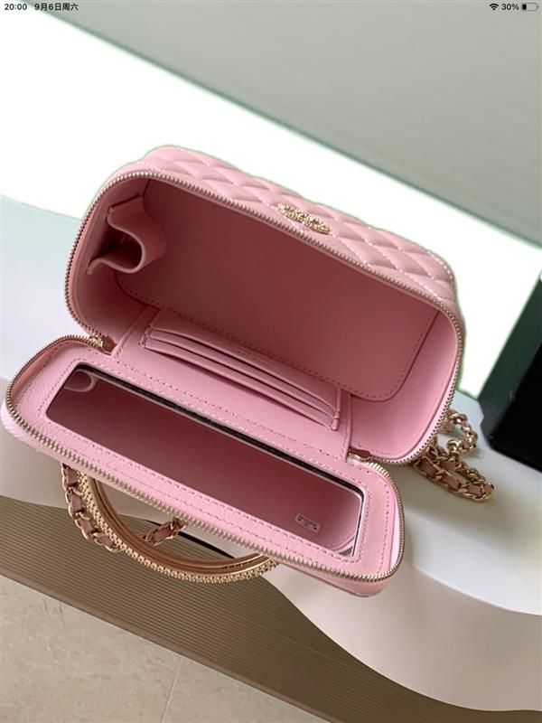 2026127215530687 600